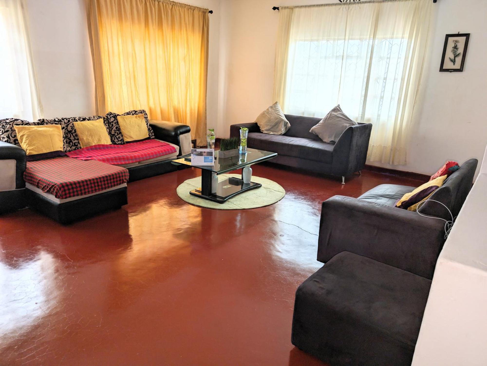 Dans place Moshi Extérieur photo