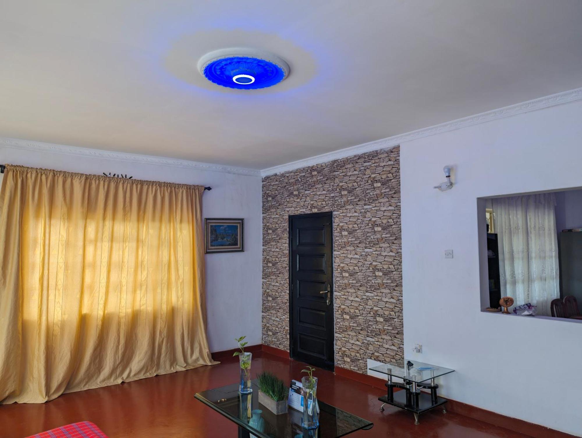 Dans place Moshi Extérieur photo