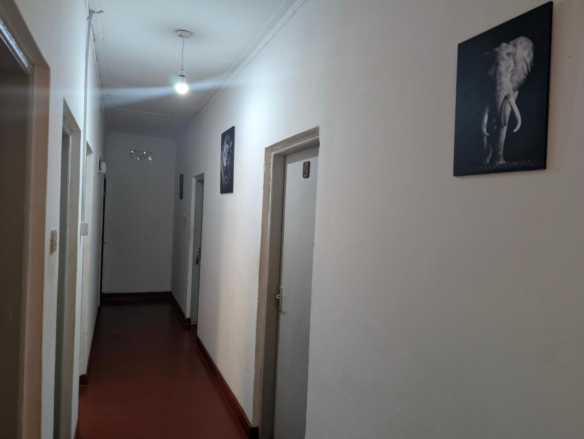 Dans place Moshi Extérieur photo