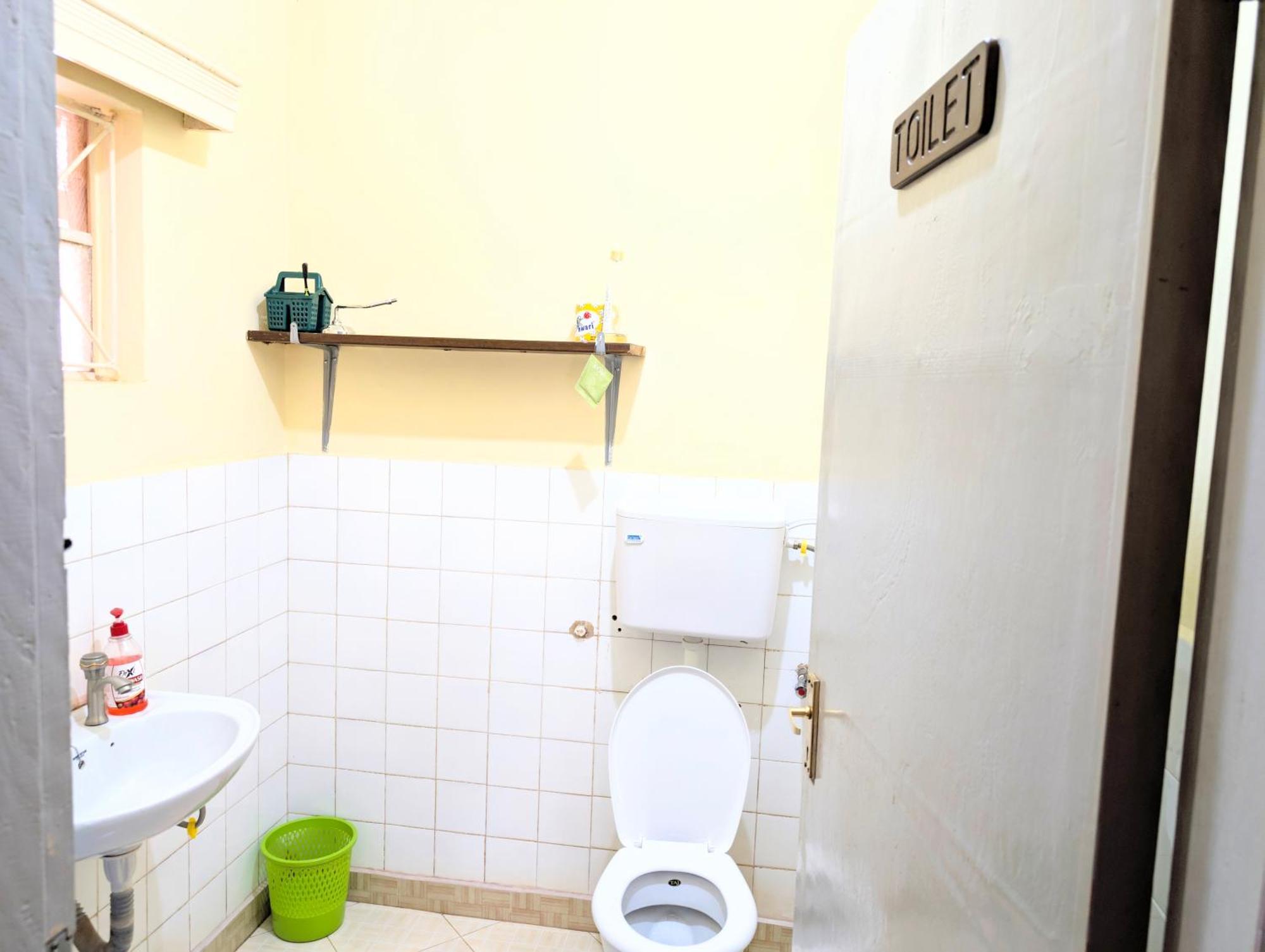 Dans place Moshi Extérieur photo