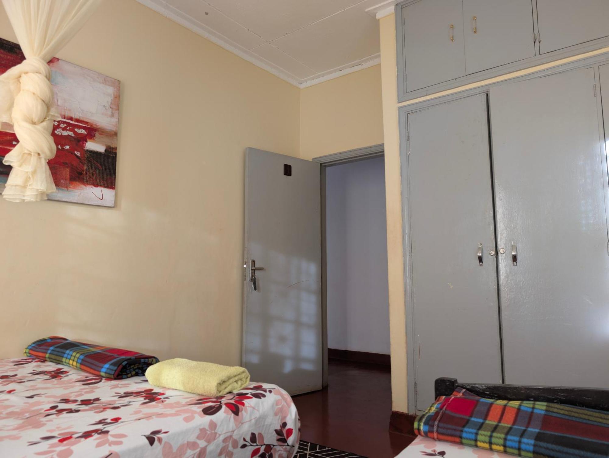 Dans place Moshi Extérieur photo